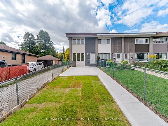 2nd image of 92 Corby Cres