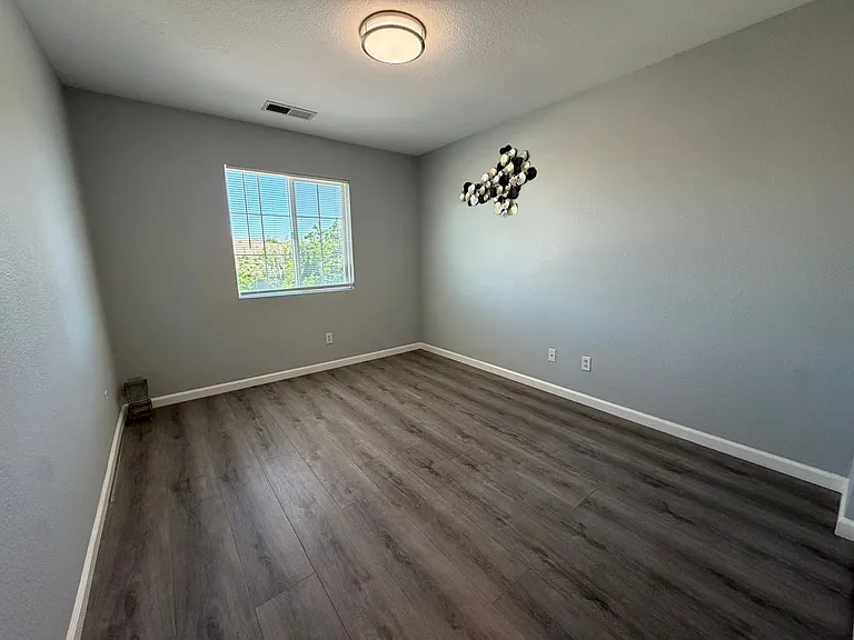 5418 Halas Ct — Photo 30