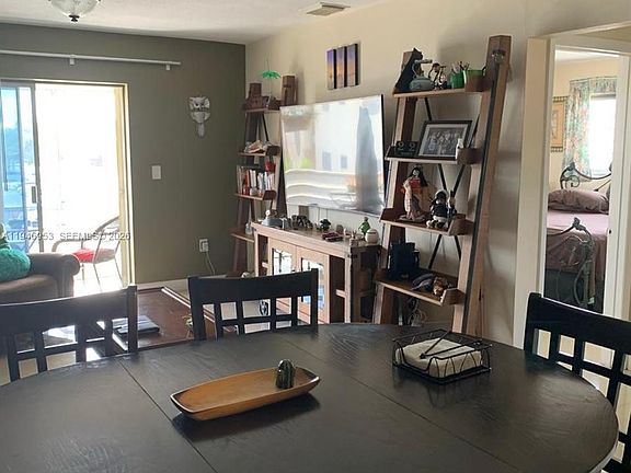4th image of 16801 NE 13th Ave APT 301