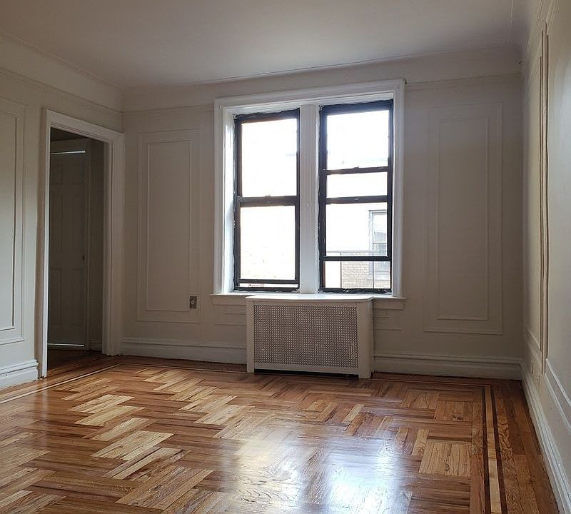 1st image of 110 Seaman Ave APT 9A