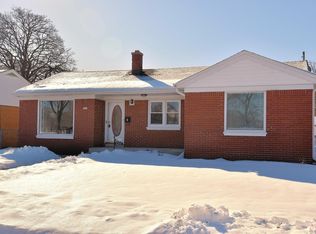 5419 W Lincoln Creek Dr, Milwaukee, WI 53218