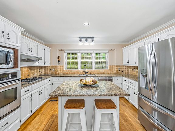 4th image of 1395 Eden Ridge Cir