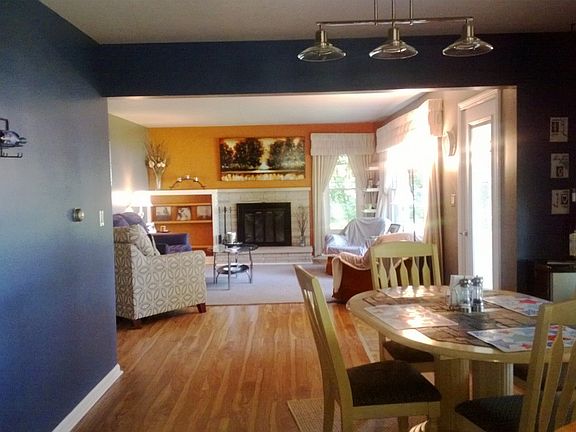 Dining room to living room