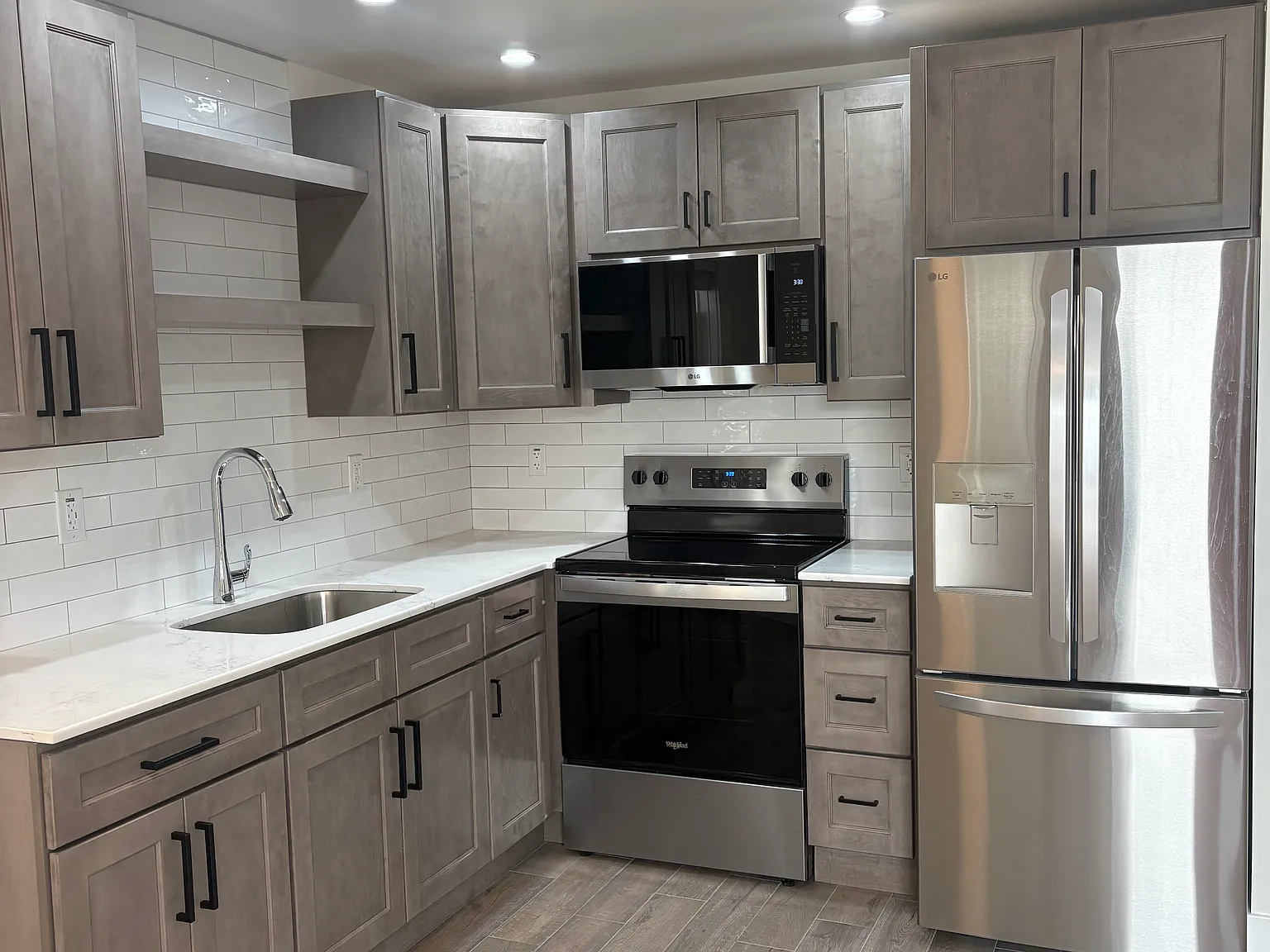1 bed, 437 sqft, $995 — Photo 1