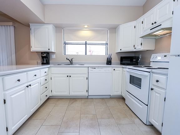 3rd image of 2750 W Camino Llano