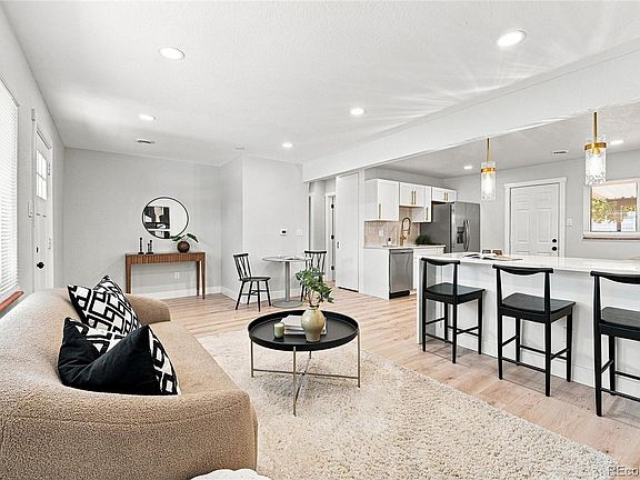 3rd image of 2711 S Linley Court