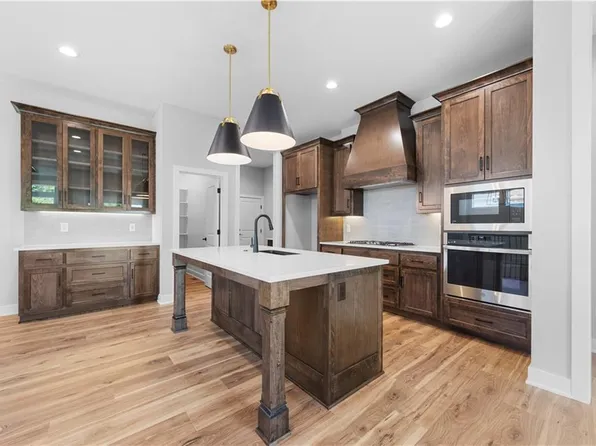 4845 NW Martin St, Riverside, MO 64150