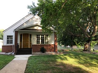210 East St, Peterson, IA 51047