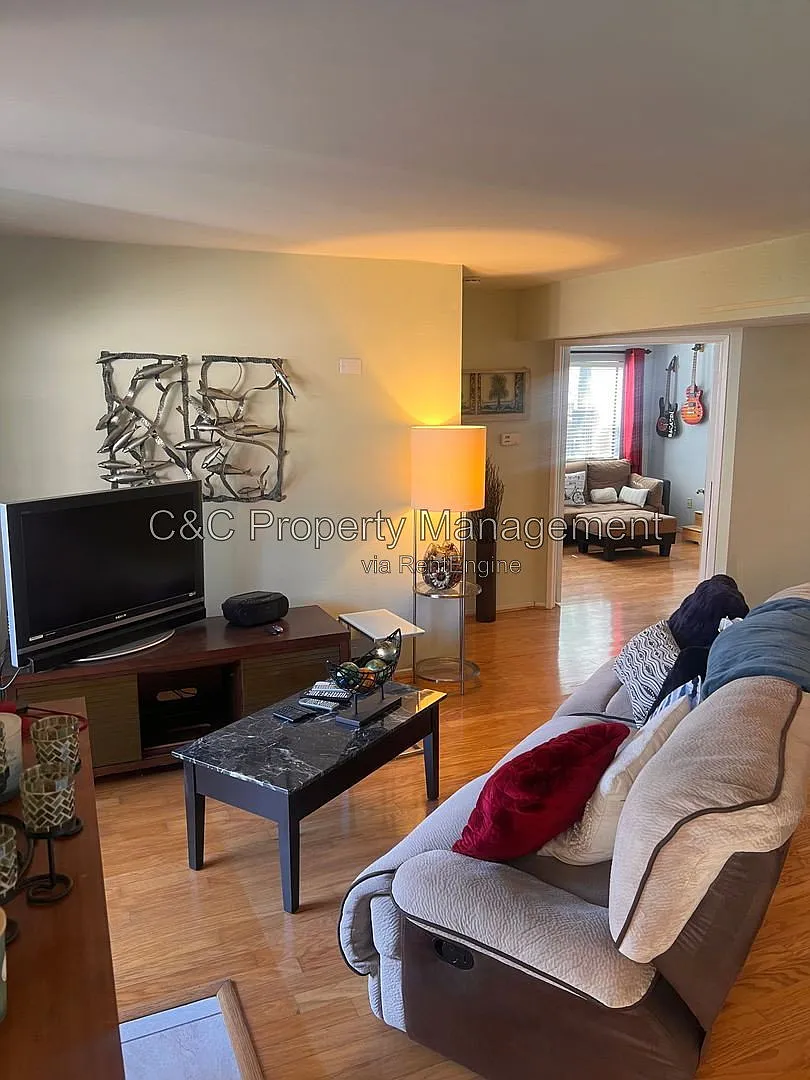 2 bed, 1.0 bath, 850 sqft, $2,995 — Photo 1