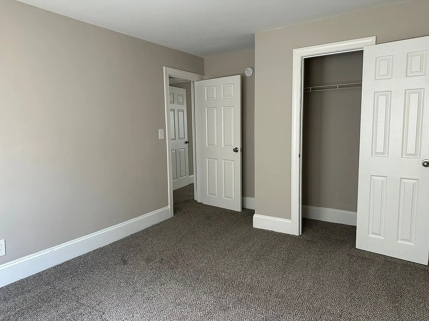 3706 Erdman Avenue — Photo 4