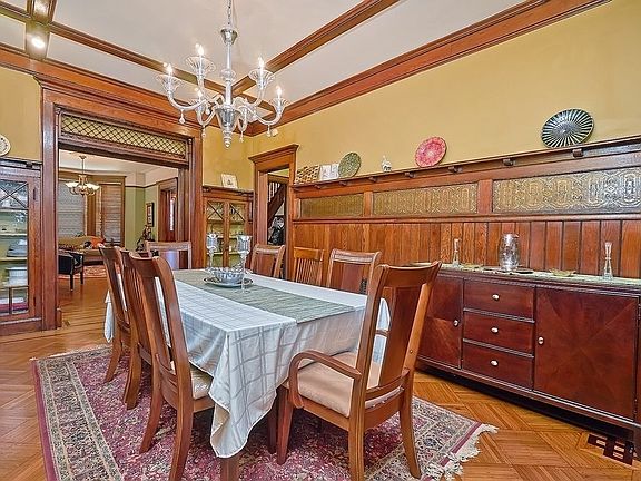 5th image of 211 Midwood St #1