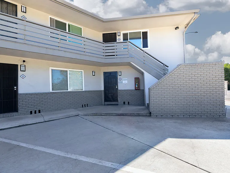 Willow Manor Apartments — Photo 19