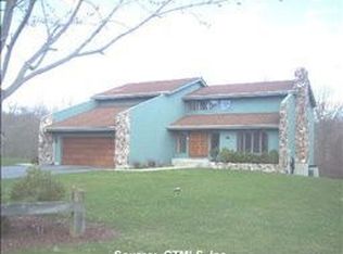 44 Mystic Meadow Ln, Groton, CT 06355