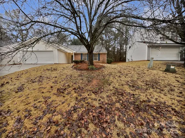 2228 Mancke Dr, Rock Hill, SC 29732