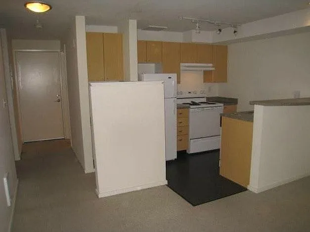 425 Vine St #611 — Photo 8