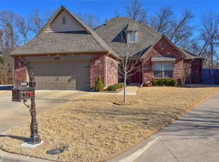 1005 W Urbana St S, Broken Arrow, OK 74012