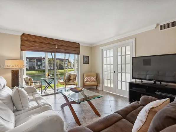 381 S Hollybrook Dr APT 107, Hollywood, FL 33025