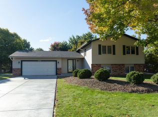 1966 Chipmunk Ct, Eagan, MN 55122