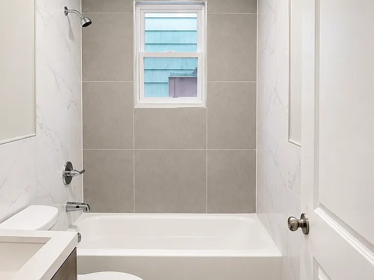 179 S 7th St #2B — Photo 3