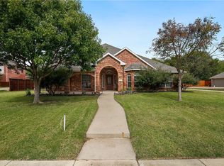 335 Love Bird Ln, Murphy, TX 75094