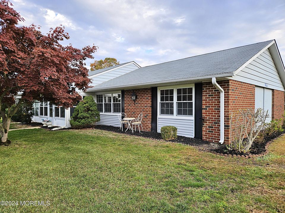 1st image of 1071D Argyll Circle