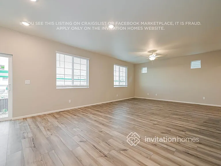 22352 E 38th Pl — Photo 6