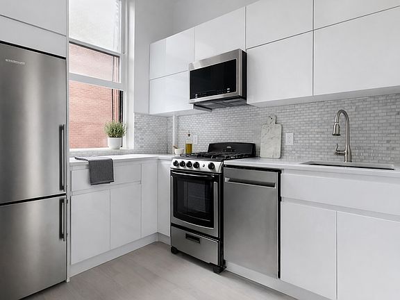 2nd image of 122 E 37th St #6