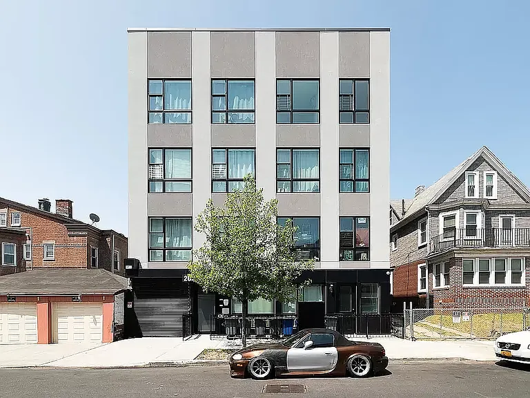 228 E 32nd St #4B — Photo 9