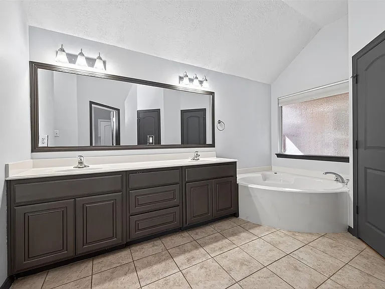 10542 Parkside Dr — Photo 29