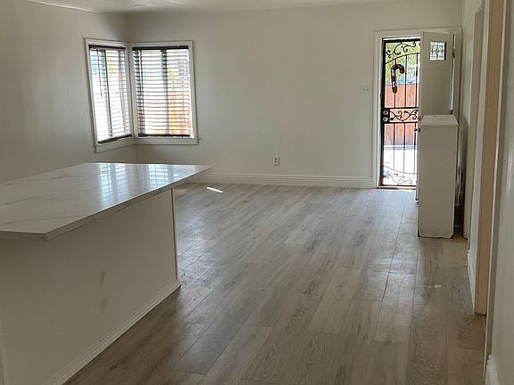 4th image of 615 E 116th St