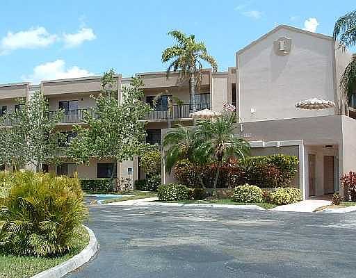 3rd image of 10845 W Clairmont Cir #301