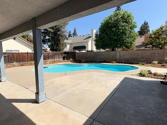 3rd image of 3227 Jasmine Ave