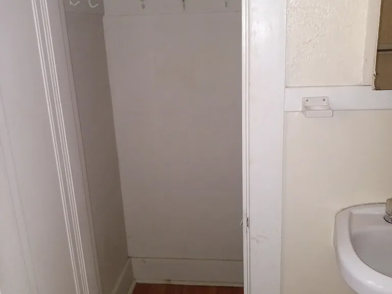307 N Walnut St #307 — Photo 7