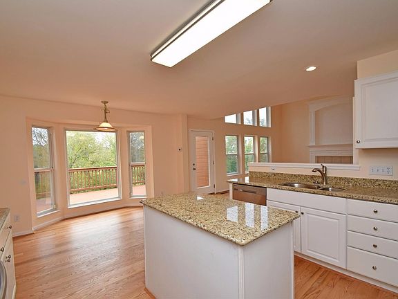 5th image of 6379 Hedgerow Dr