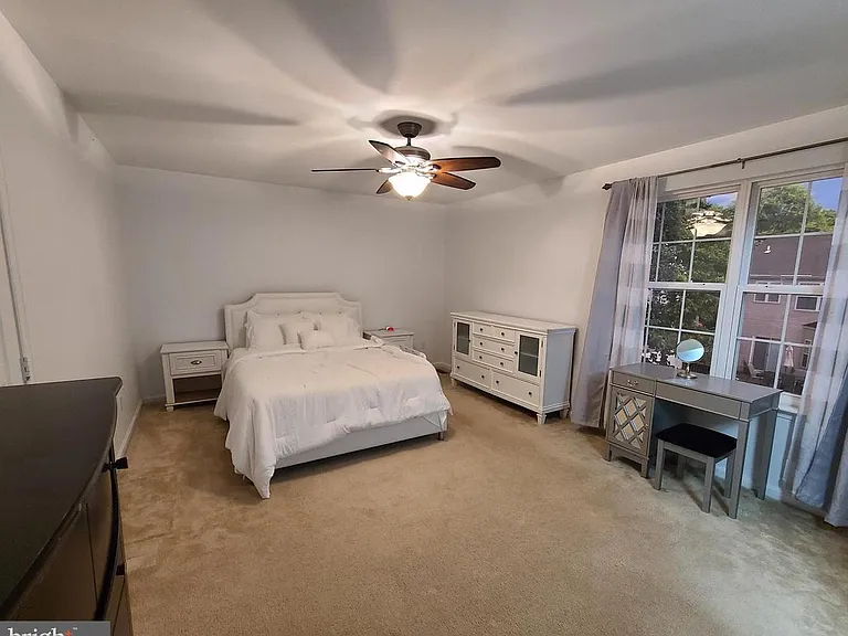 133 Myrtle Ave — Photo 10