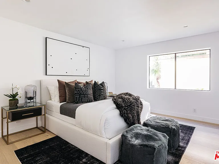 7866 Fareholm Dr — Photo 16