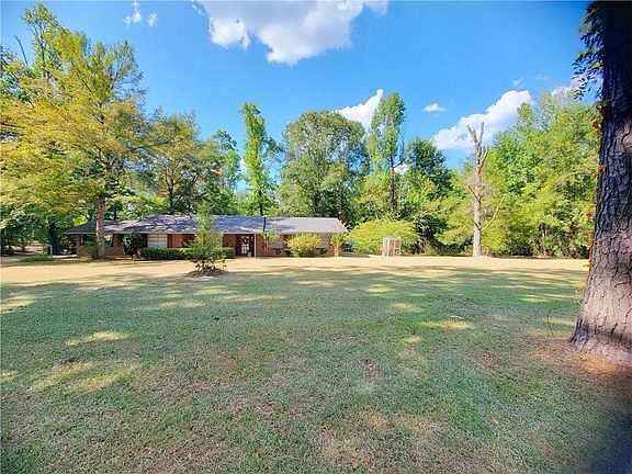 3rd image of 206 Hughes Rd
