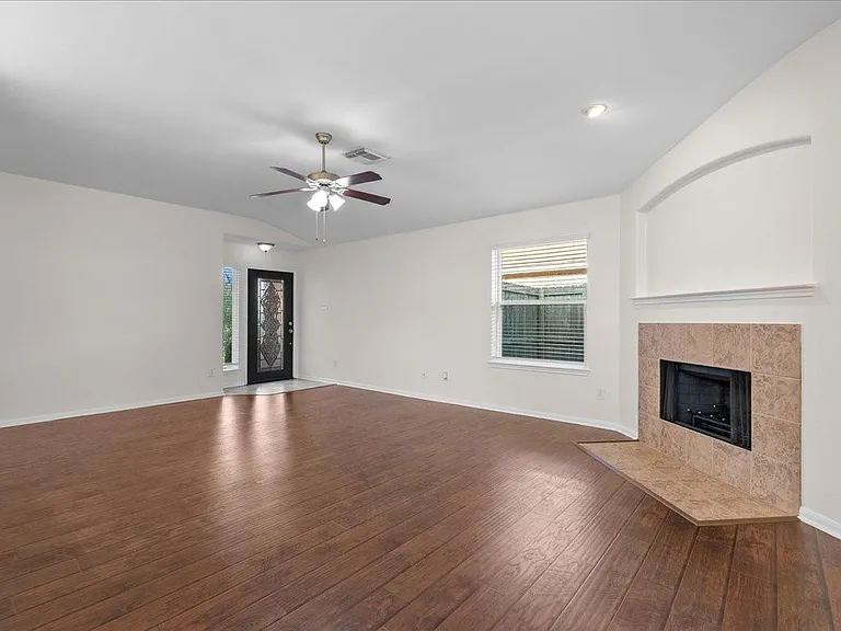 202 Pebble Walk Ln — Photo 6