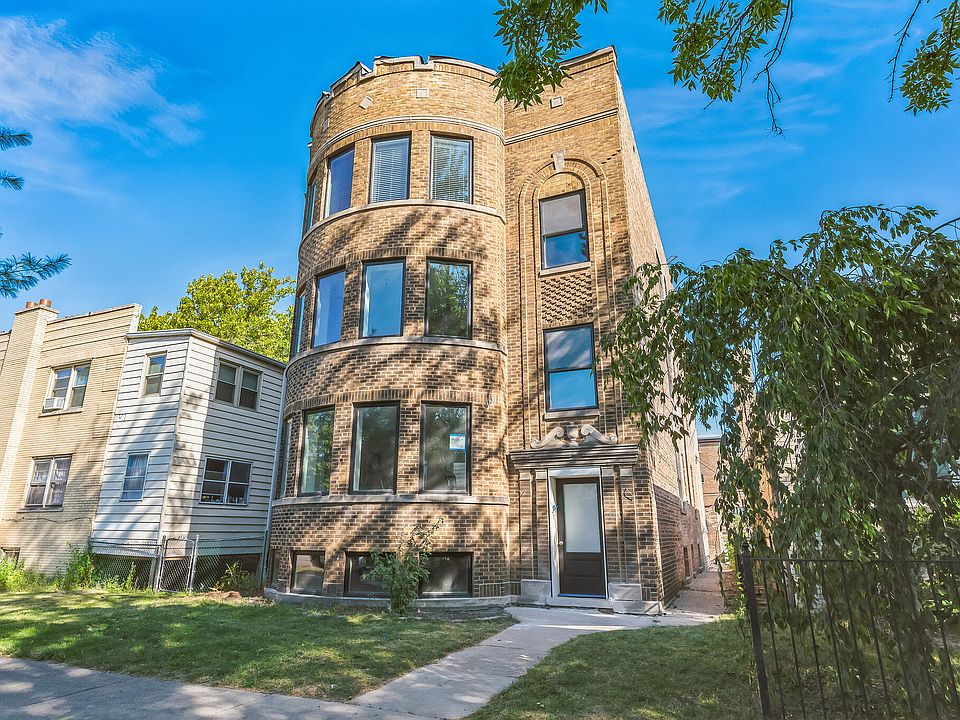 1st image of 2550 W Balmoral Ave #B
