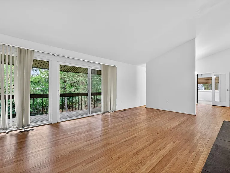 9404 Woodington Dr — Photo 7