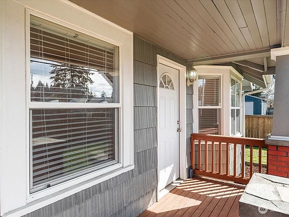 5th image of 3323 S Gunnison Street