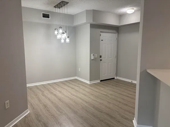 350 Crestwood Cir, Royal Palm Beach, FL