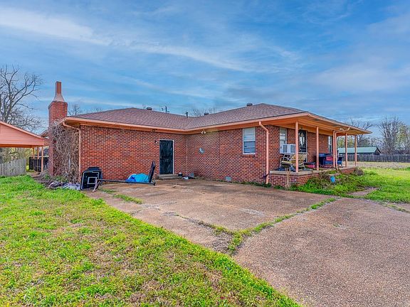 2nd image of 430 Front St