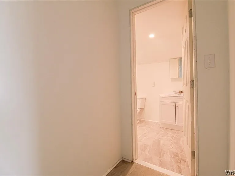 15634 Lakeshore Rd — Photo 17