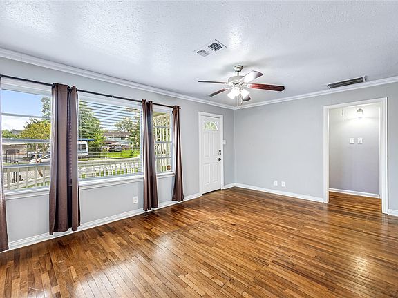 4th image of 4019 Billingsley St