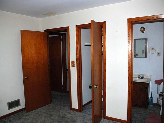 427 27th Ave NW - Interior BR_02142014