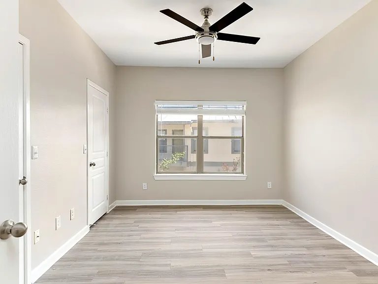 Niche Apartments — Photo 43