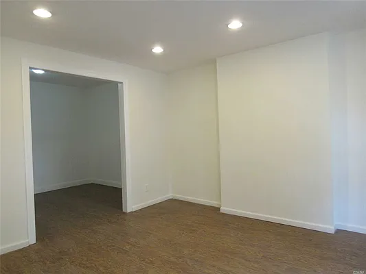 Rented by Mitra Hakimi Realty Group, LLC | media 14