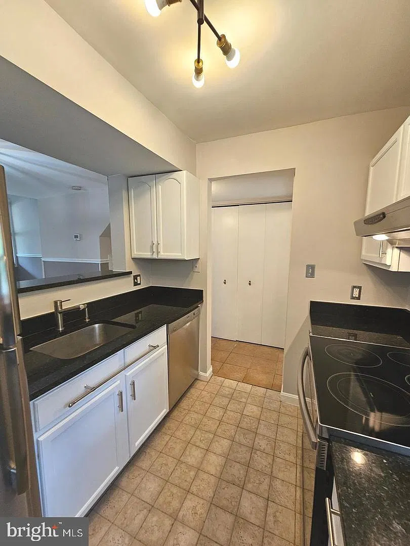 3 bed, 1620 sqft, $2,600 — Photo 4