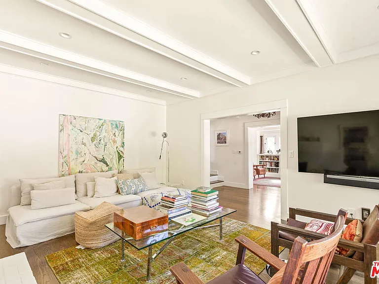 2102 N Bronson Ave — Photo 10